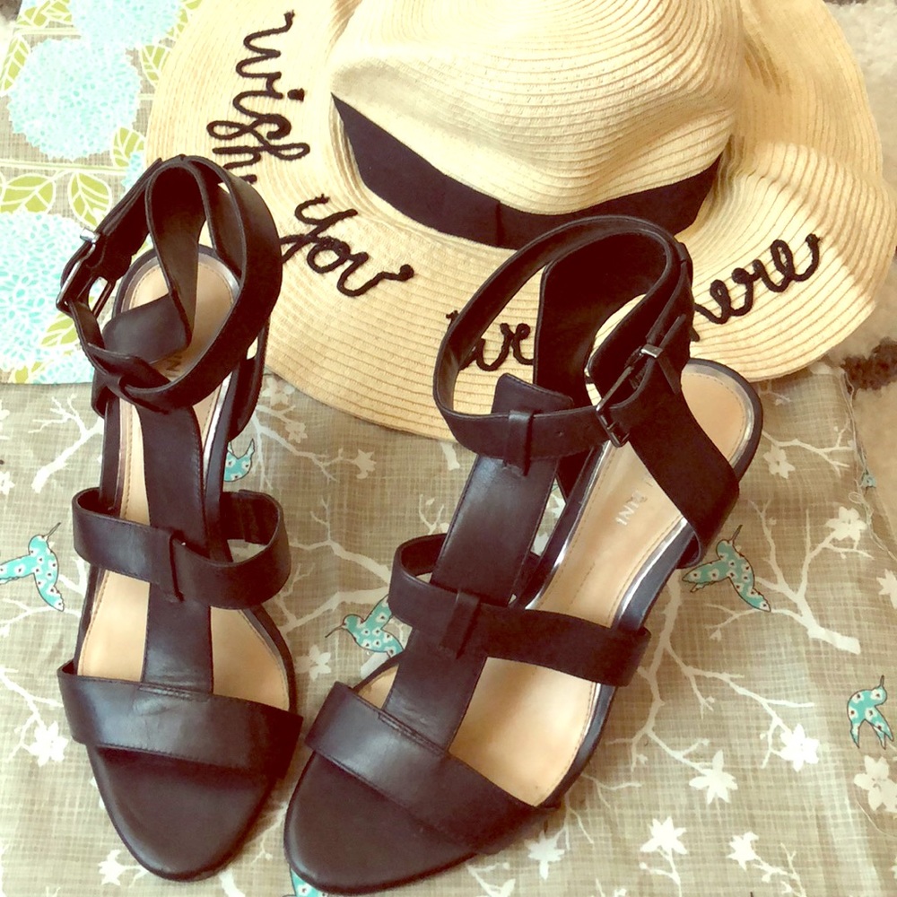 Gianni Bini Black Leather heels- size 8
